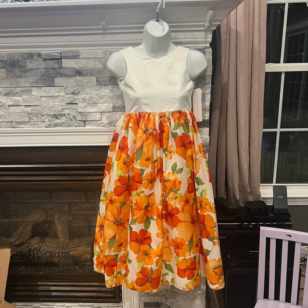 David's Bridal Floral Orange and White Child's Dress - Picture 3 of 4